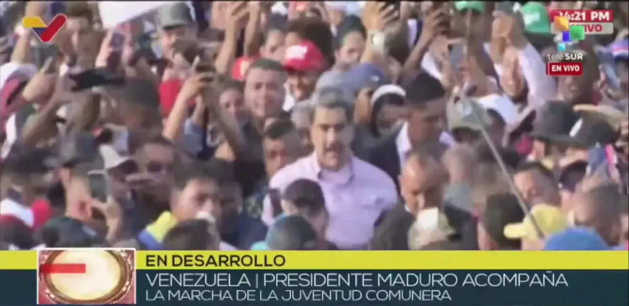 Venezuela Lideri Maduro, Gençlerle Sokaklarda Yürüyüşe Katıldı Venezuela Lideri Maduro, Gençlerle Sokaklarda Yürüyüşe Katıldı