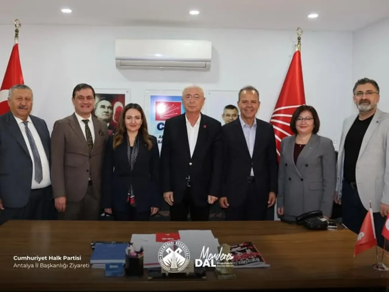 Döşemealtı Belediyesi'nden CHP Antalya İl Başkanlığı'na Ziyaret Döşemealtı Belediyesi'nden CHP Antalya İl Başkanlığı'na Ziyaret