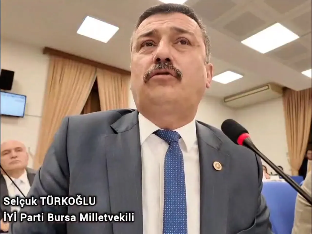 İYİ Parti'den Bakanlığa Asgari Ücret Çağrısı: "Sayıyı Açıklayın, Türkiye Duygusun" İYİ Parti'den Bakanlığa Asgari Ücret Çağrısı: "Sayıyı Açıklayın, Türkiye Duygusun"