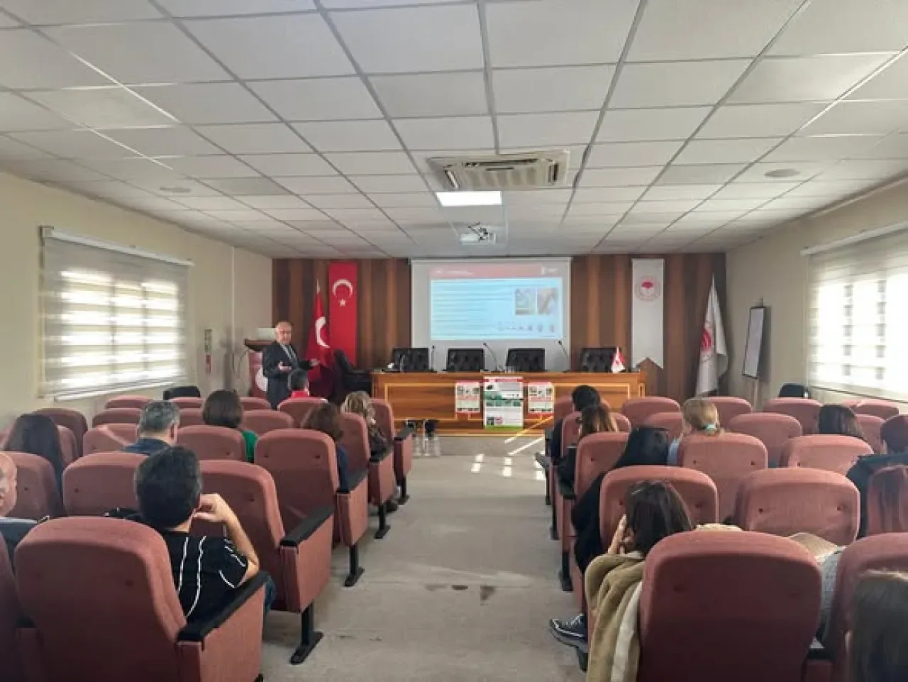 İstanbul'da Kahverengi Kokarca İçin Personel Bilgilendirme Toplantısı İstanbul'da Kahverengi Kokarca İçin Personel Bilgilendirme Toplantısı