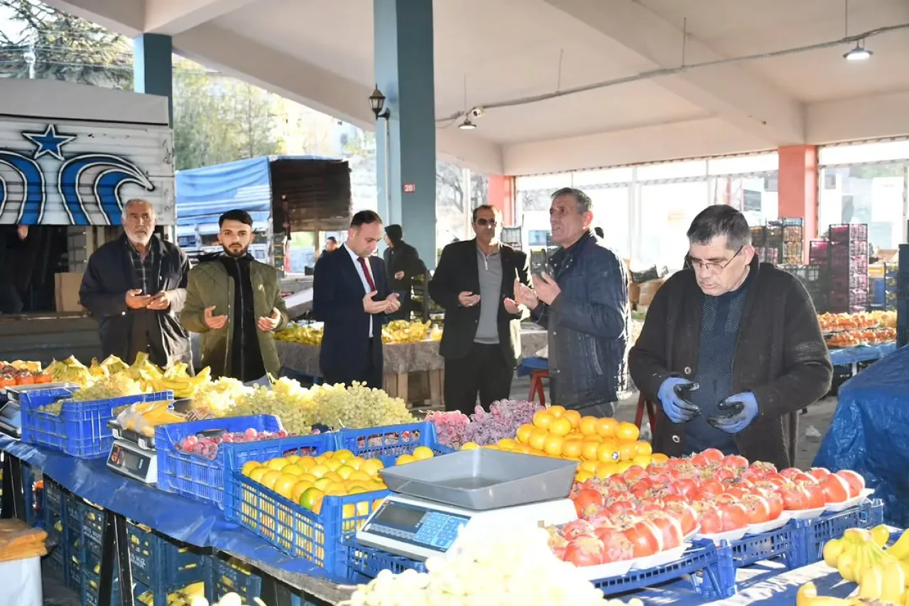 Haymana Belediyesi Pazar Yerinde Sıcak Çorba İkramı Haymana Belediyesi Pazar Yerinde Sıcak Çorba İkramı