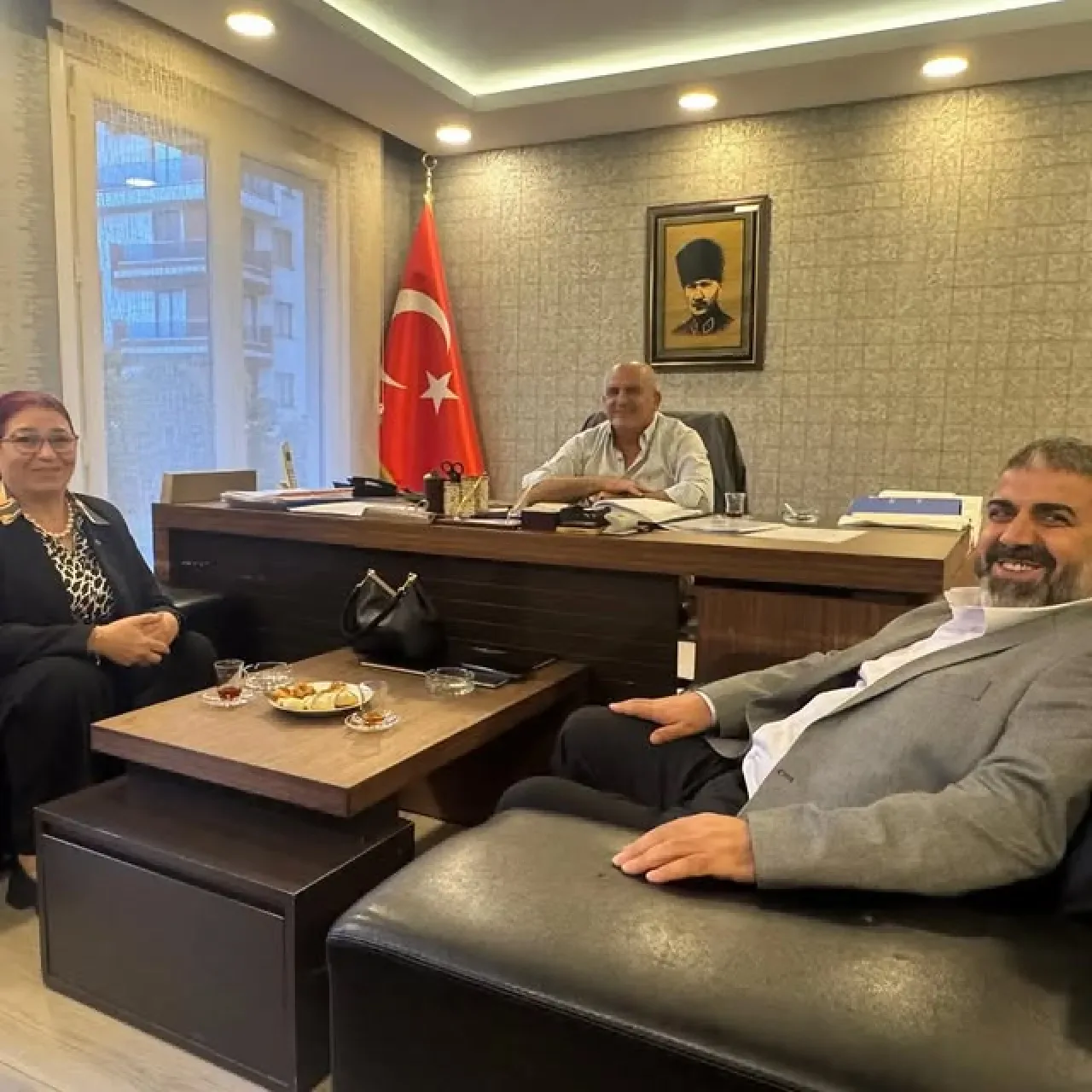 MHP Beylikdüzü'nde "Hayırlı Günler Komşum" Buluşması MHP Beylikdüzü'nde "Hayırlı Günler Komşum" Buluşması