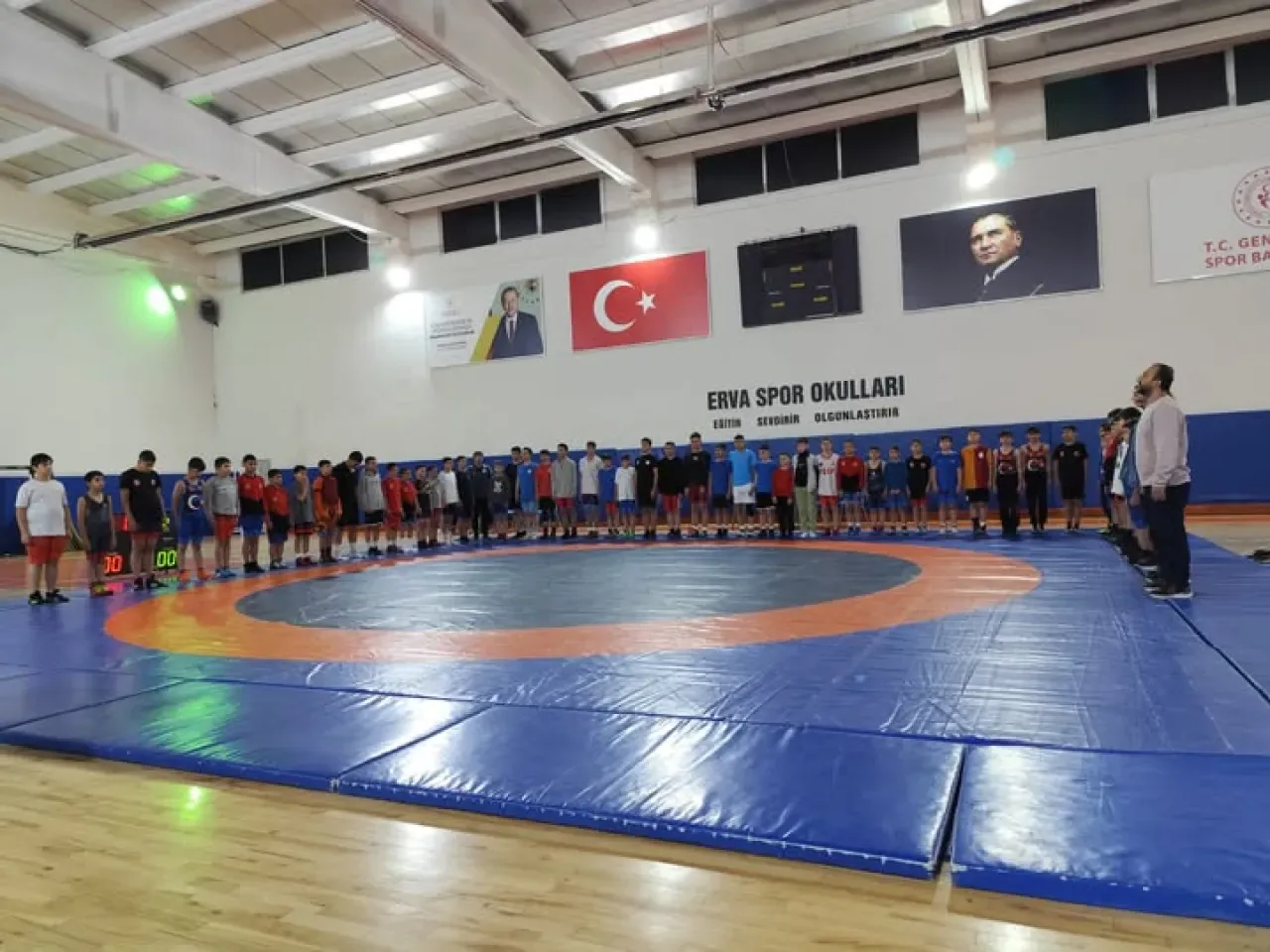 10 Kasım'da Atatürk'ü Anma Güreş Müsabakaları Başladı 10 Kasım'da Atatürk'ü Anma Güreş Müsabakaları Başladı