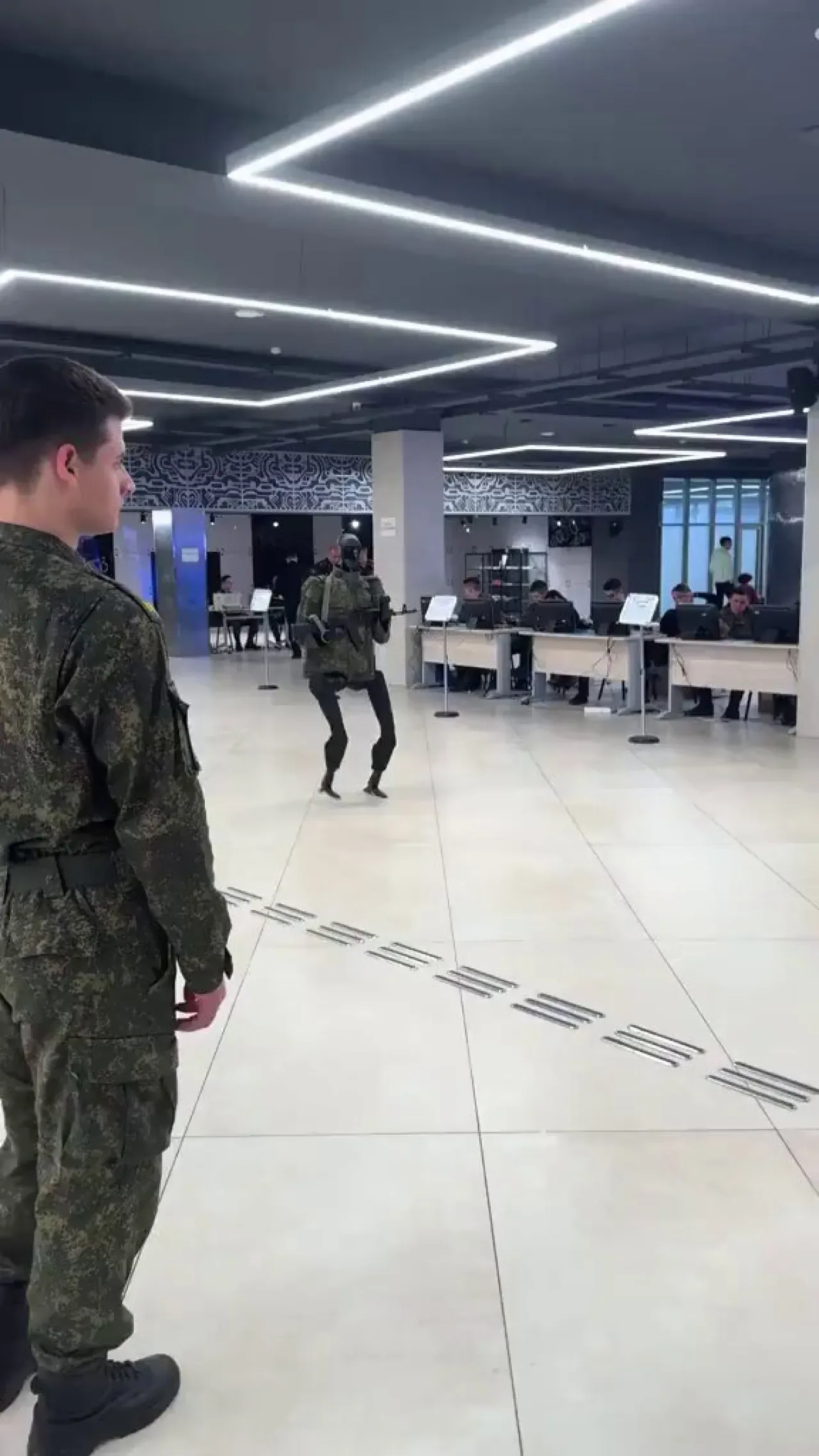 Rusya, Yeni Nesil Savaş Robotu 'Marker'ı Kamuoyuna Tanıttı Rusya, Yeni Nesil Savaş Robotu 'Marker'ı Kamuoyuna Tanıttı