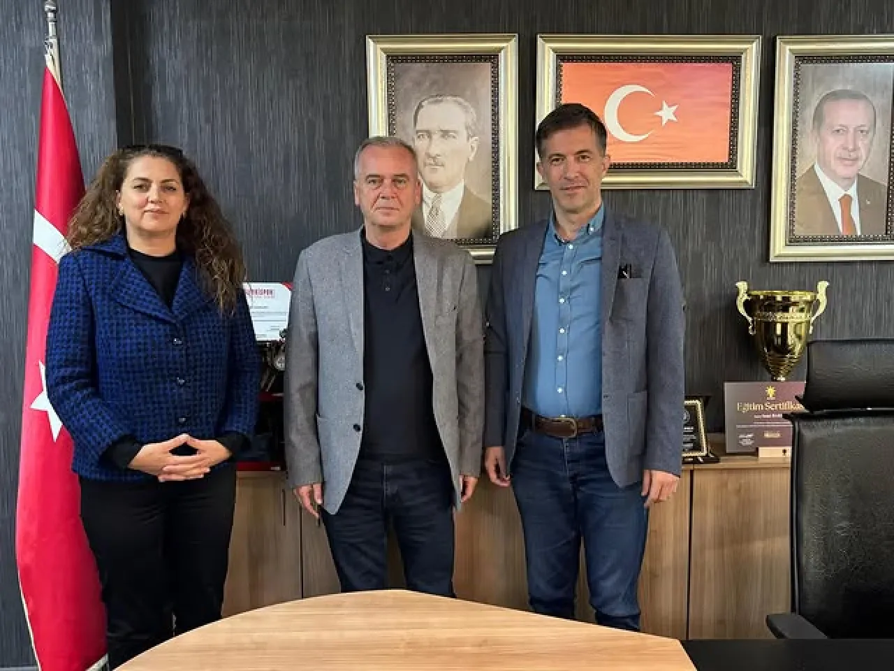 Silivri'de Adalet ve Kalkınma Partisi İlçe Başkanı Dernek Temsilcilerini Ağırladı Silivri'de Adalet ve Kalkınma Partisi İlçe Başkanı Dernek Temsilcilerini Ağırladı