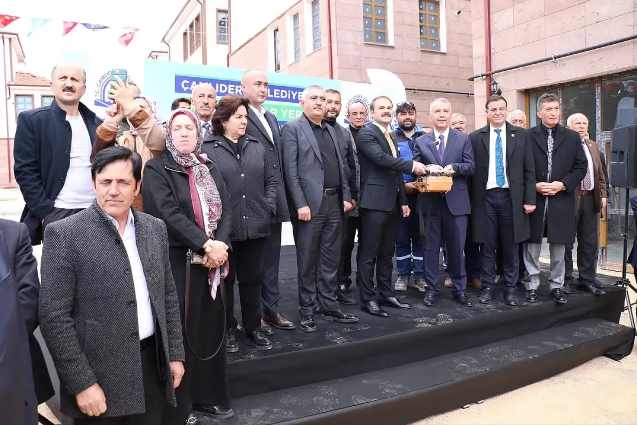 Çamlıdere'ye Modern Kapalı Pazar Yeri Yolda Çamlıdere'ye Modern Kapalı Pazar Yeri Yolda