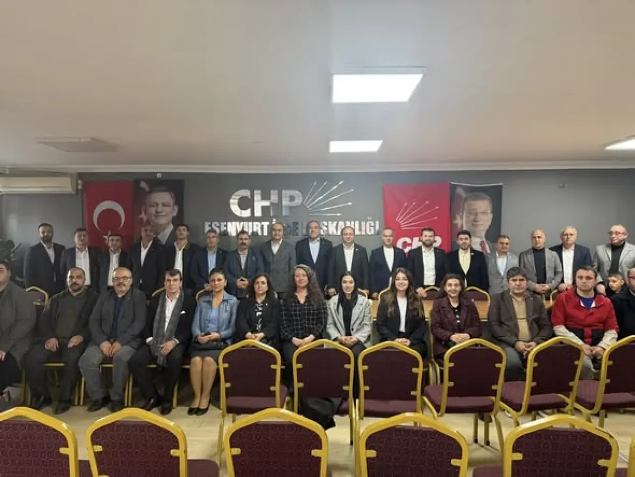 Esenyurt Belediye Başkanı Ahmet Özer, CHP'li Heyeti Ağırladı Esenyurt Belediye Başkanı Ahmet Özer, CHP'li Heyeti Ağırladı