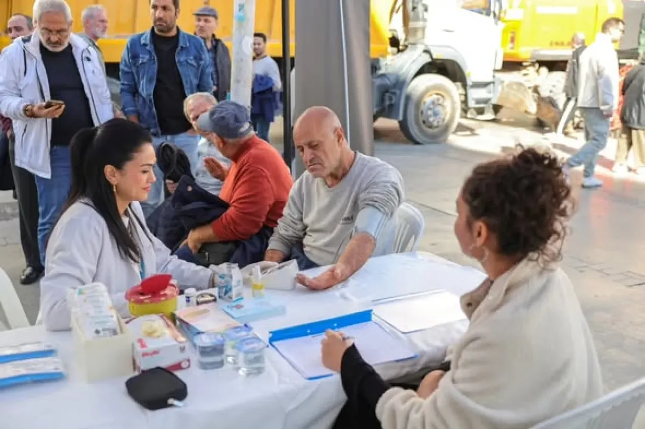 Bayraklı'da Dünya Diyabet Günü'nde Ücretsiz Sağlık Taraması Bayraklı'da Dünya Diyabet Günü'nde Ücretsiz Sağlık Taraması