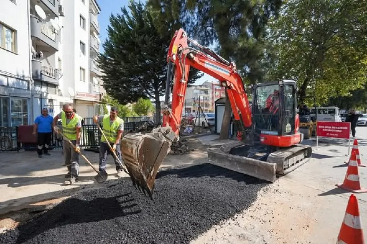 Gaziemir Belediyesi, 2 Ayda 137 Noktada Yol Bakım ve Onarım Çalışması Yaptı Gaziemir Belediyesi, 2 Ayda 137 Noktada Yol Bakım ve Onarım Çalışması Yaptı