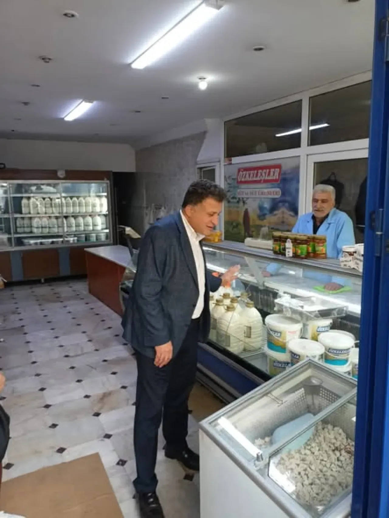 AK Parti Bayrampaşa Teşkilatı, Yıldırım Mahallesi'nde Esnaf Ziyaretleri Gerçekleştirdi AK Parti Bayrampaşa Teşkilatı, Yıldırım Mahallesi'nde Esnaf Ziyaretleri Gerçekleştirdi
