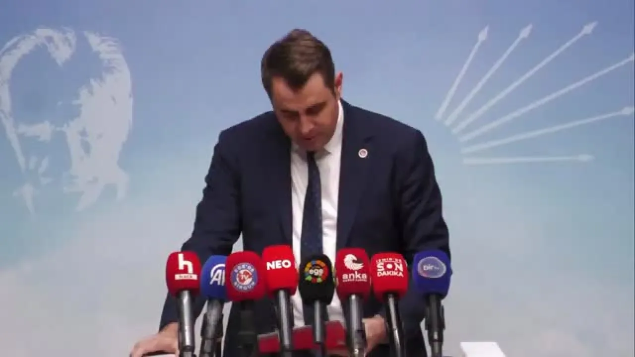 CHP İzmir'den Hükümete Çağrı: İzmir'in Çöp Krizi Acilen Çözülmeli CHP İzmir'den Hükümete Çağrı: İzmir'in Çöp Krizi Acilen Çözülmeli