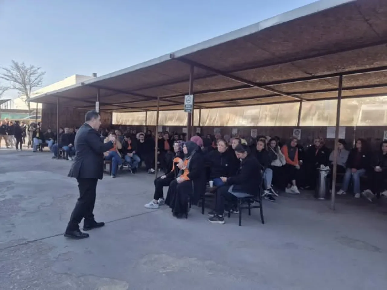 Türk Metal Sendikası Ankara Şubesi Elkon Fabrikası'nda Ziyaret ve Bilgilendirme Türk Metal Sendikası Ankara Şubesi Elkon Fabrikası'nda Ziyaret ve Bilgilendirme