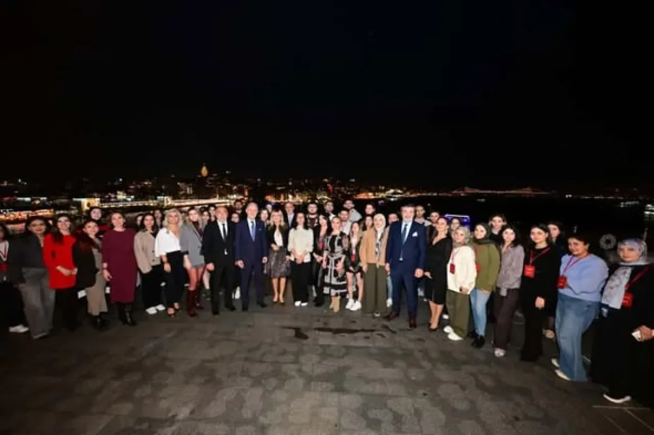 Geleceğin Sanatçıları İstanbul Ticaret Odası'nda Ağırlandı Geleceğin Sanatçıları İstanbul Ticaret Odası'nda Ağırlandı