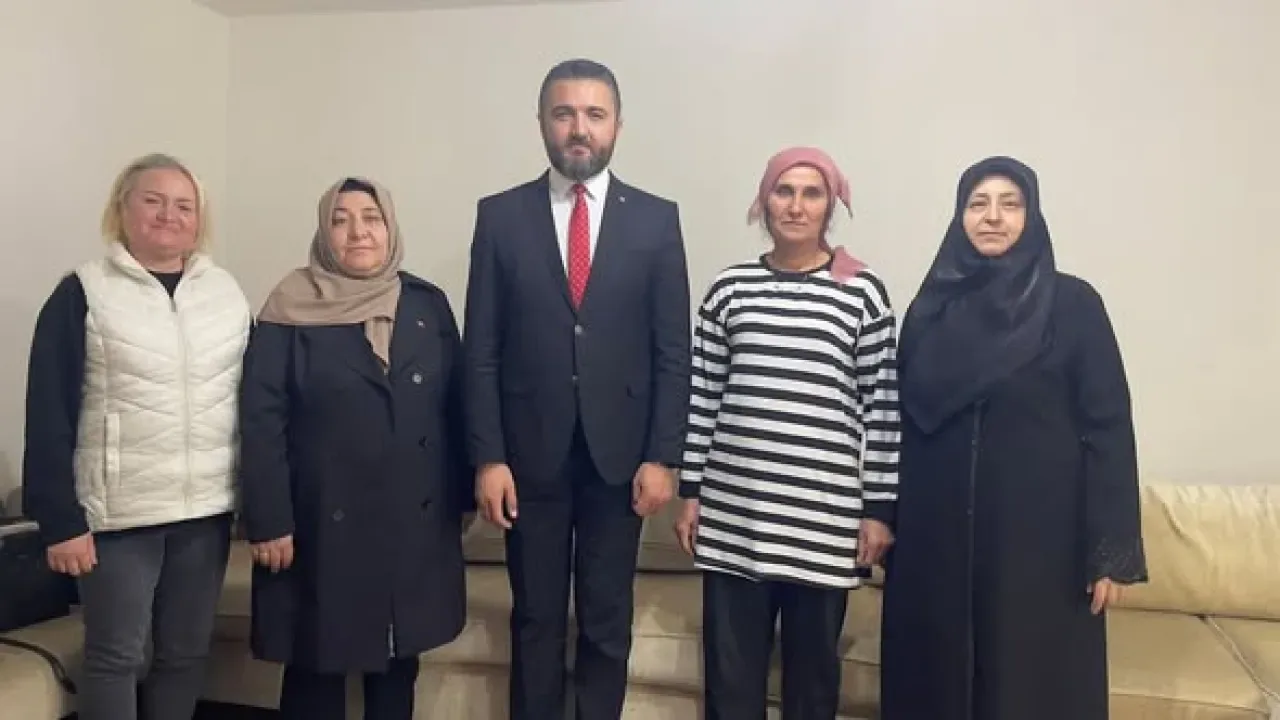 AK Parti Etimesgut İlçe Teşkilatından Aile Ziyaretleri AK Parti Etimesgut İlçe Teşkilatından Aile Ziyaretleri