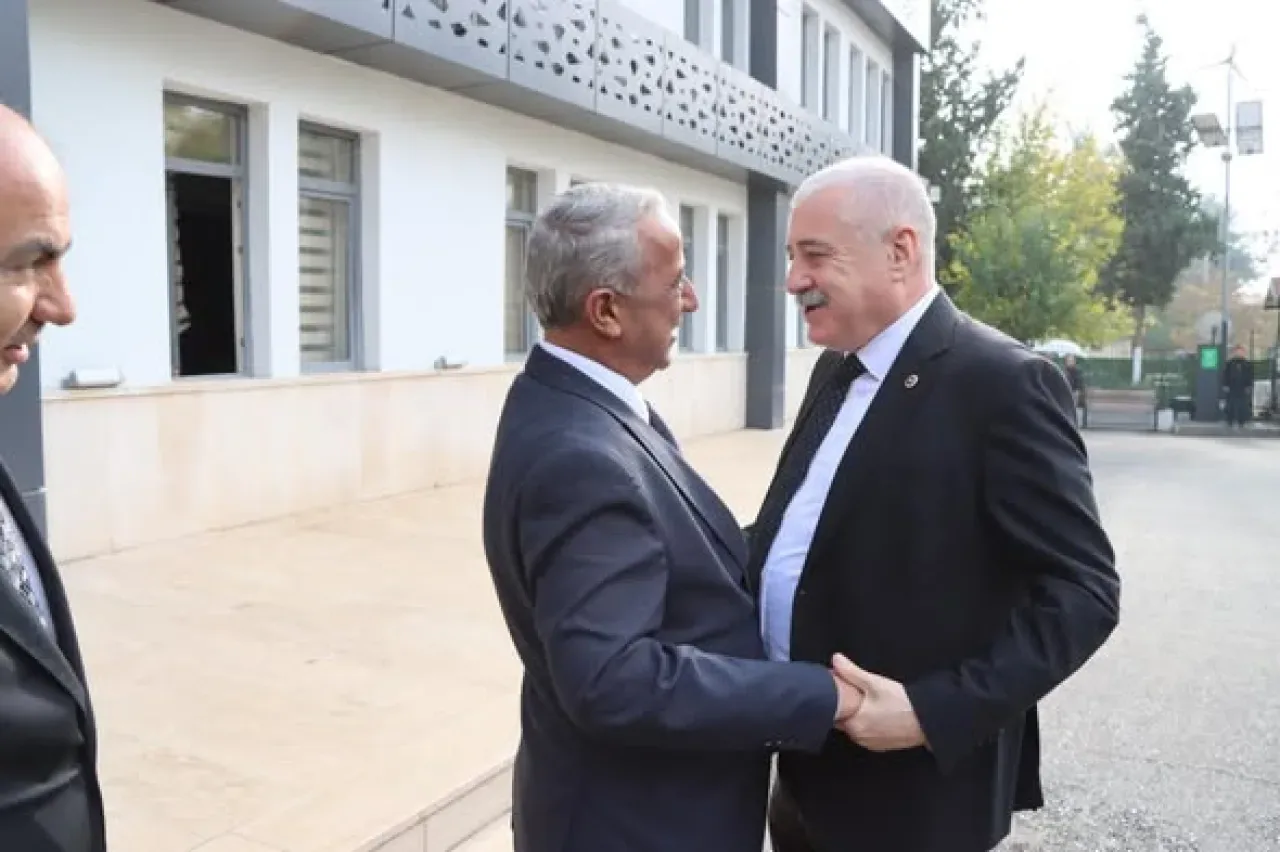 MHP'li Milletvekili Sermet Atay, Gaziantep İl Tarım Müdürlüğü'nü Ziyaret Etti MHP'li Milletvekili Sermet Atay, Gaziantep İl Tarım Müdürlüğü'nü Ziyaret Etti