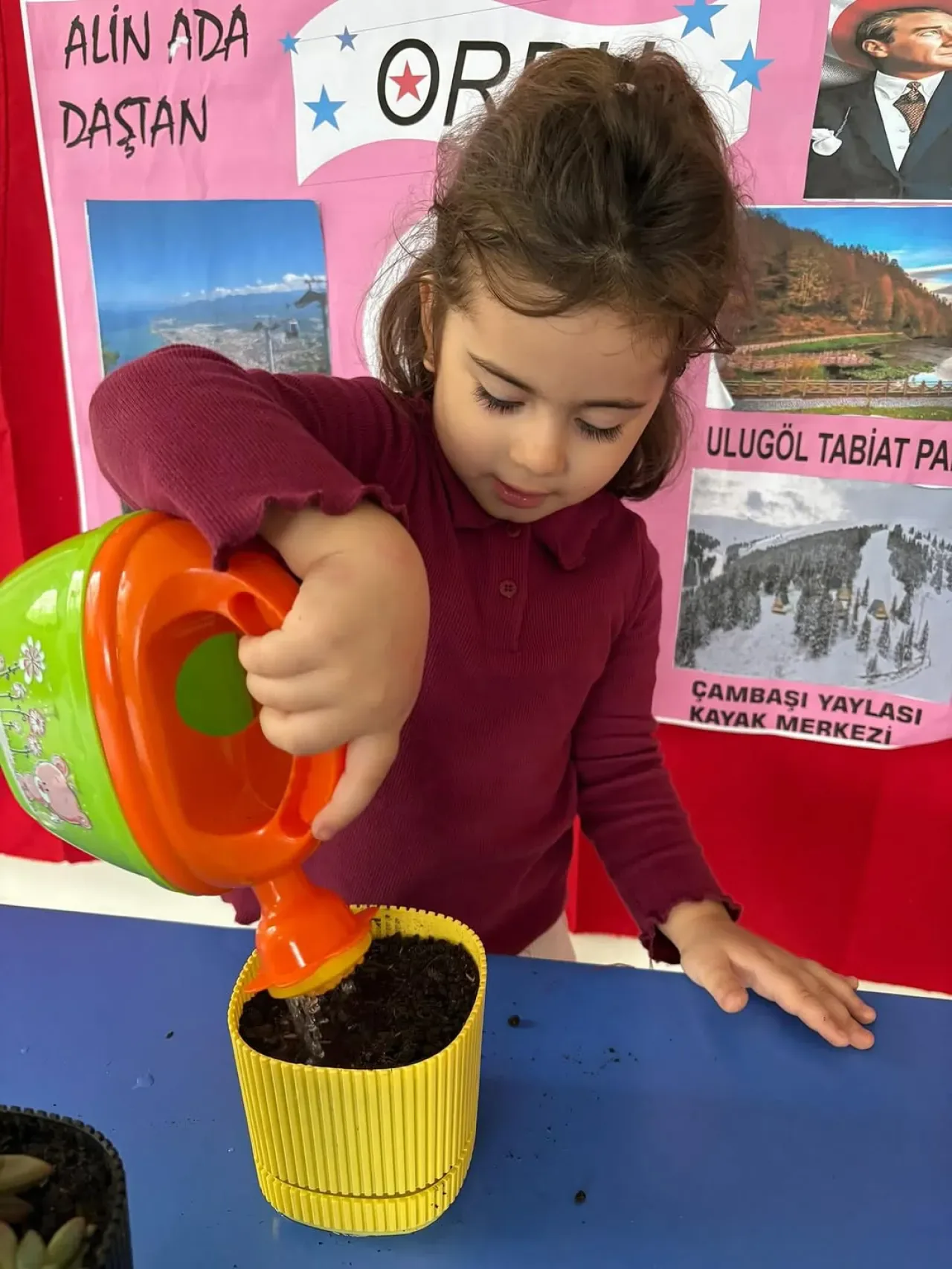 Bahçelievler'de Minik Öğrenciden Memleket Tanıtımı Bahçelievler'de Minik Öğrenciden Memleket Tanıtımı