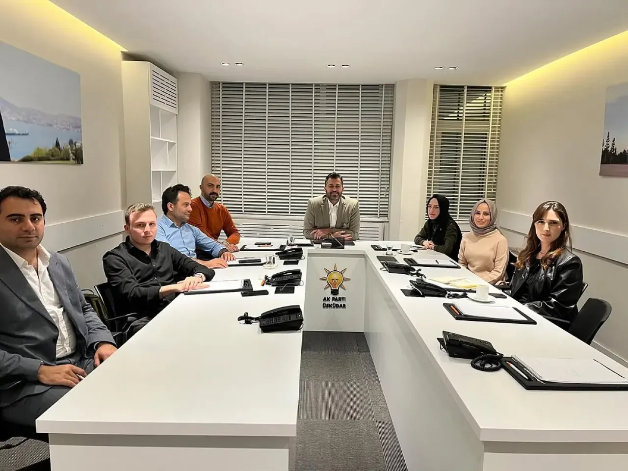 AK Parti Üsküdar'da Seçim Çalışmaları İçin Yol Haritası Belirlendi AK Parti Üsküdar'da Seçim Çalışmaları İçin Yol Haritası Belirlendi