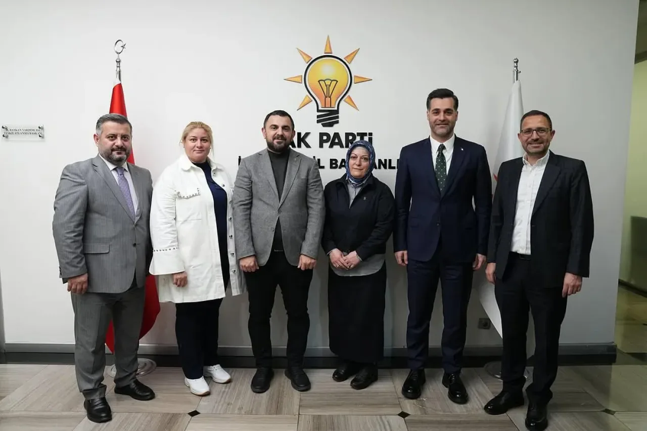 AK Parti Üsküdar'da Mahalle Başkanlığına Zeynep Bektaş Atandı AK Parti Üsküdar'da Mahalle Başkanlığına Zeynep Bektaş Atandı