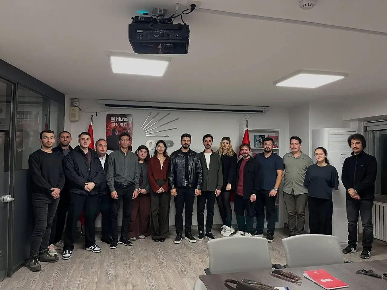 CHP Üsküdar Gençlik Kolları, Mahalle Temsilcileriyle Buluştu CHP Üsküdar Gençlik Kolları, Mahalle Temsilcileriyle Buluştu