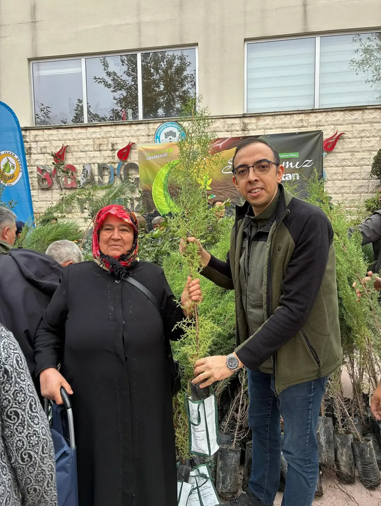 Balıkesir'de 11 Kasım'da Ücretsiz Fidan Dağıtımı Balıkesir'de 11 Kasım'da Ücretsiz Fidan Dağıtımı