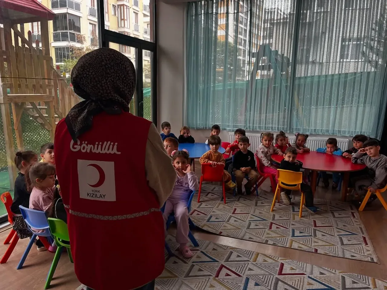 Kızılay Minik Kalplerde İyilik Tohumları Ekti Kızılay Minik Kalplerde İyilik Tohumları Ekti