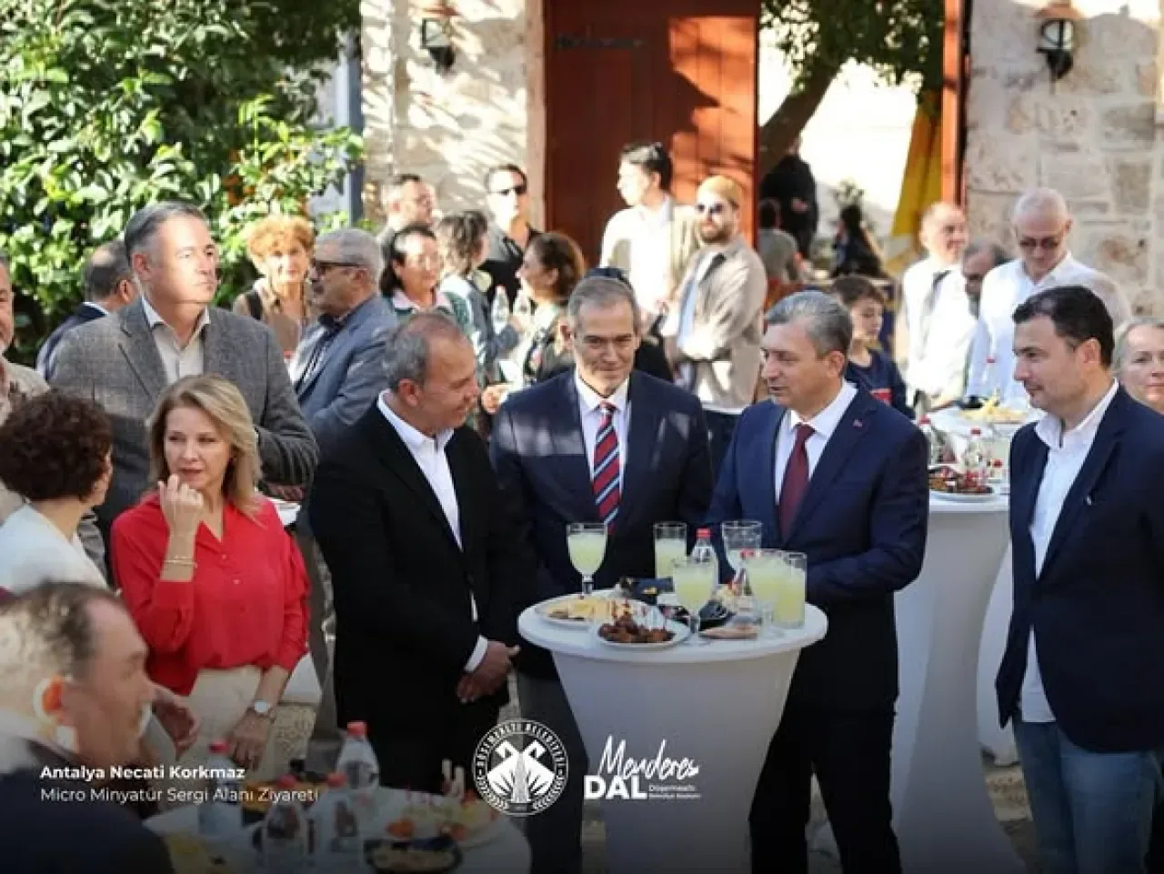 Antalya'ya Micro Minyatür Sanatının İncisi: Necati Korkmaz Sergi Alanı Açıldı Antalya'ya Micro Minyatür Sanatının İncisi: Necati Korkmaz Sergi Alanı Açıldı