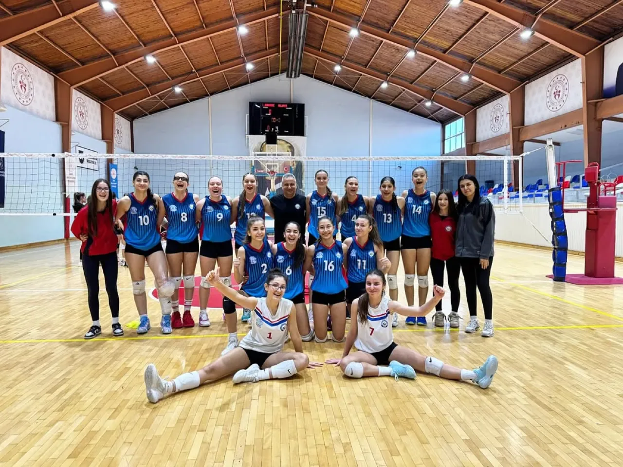 Nilüfer Belediyespor Yıldız Kızlar Takımı, Saha da Mutlak Galibiyet Elde Etti Nilüfer Belediyespor Yıldız Kızlar Takımı, Saha da Mutlak Galibiyet Elde Etti