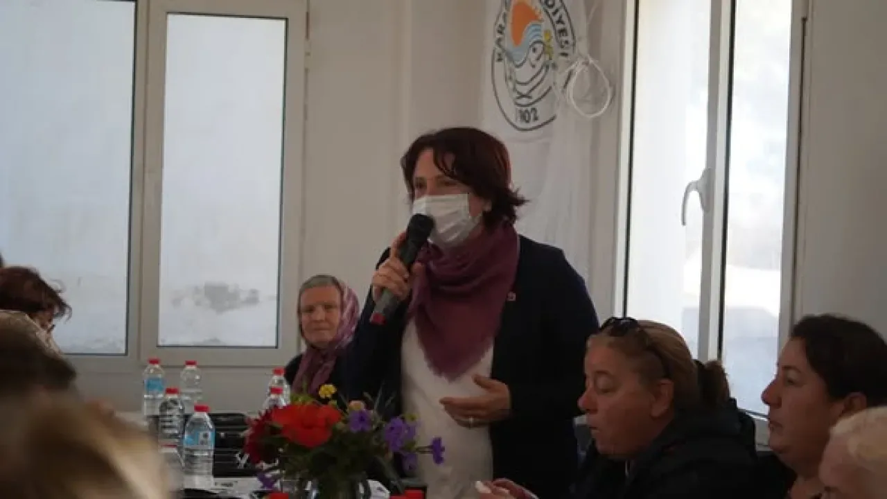 İzmir Karaburun'da Muhtar Eşleriyle Sağlıklı Yaşam Buluşması İzmir Karaburun'da Muhtar Eşleriyle Sağlıklı Yaşam Buluşması