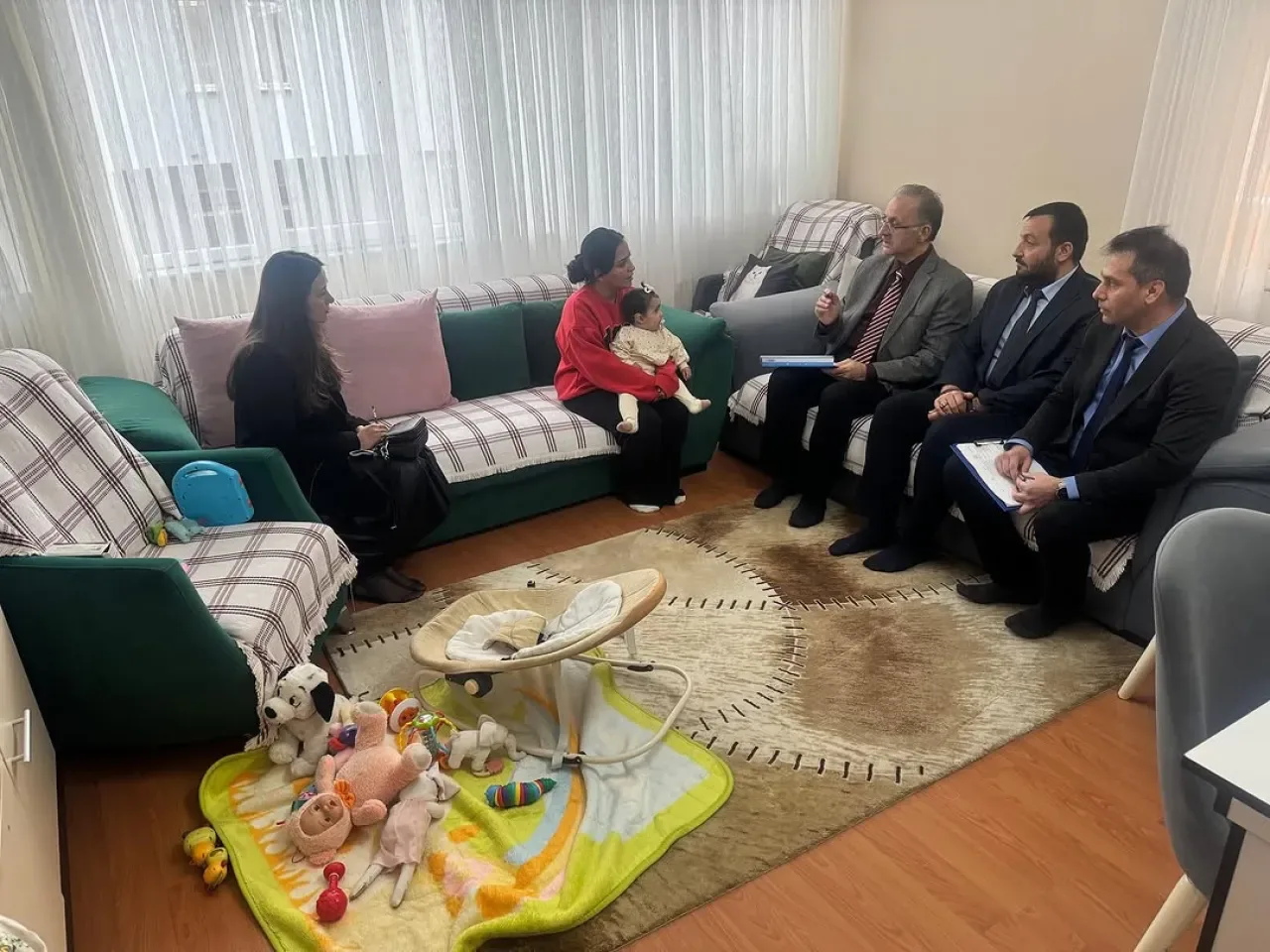 Ataşehir'de Ailemiz İstanbul Projesi Kapsamında Vatandaş Ziyaretleri Ataşehir'de Ailemiz İstanbul Projesi Kapsamında Vatandaş Ziyaretleri