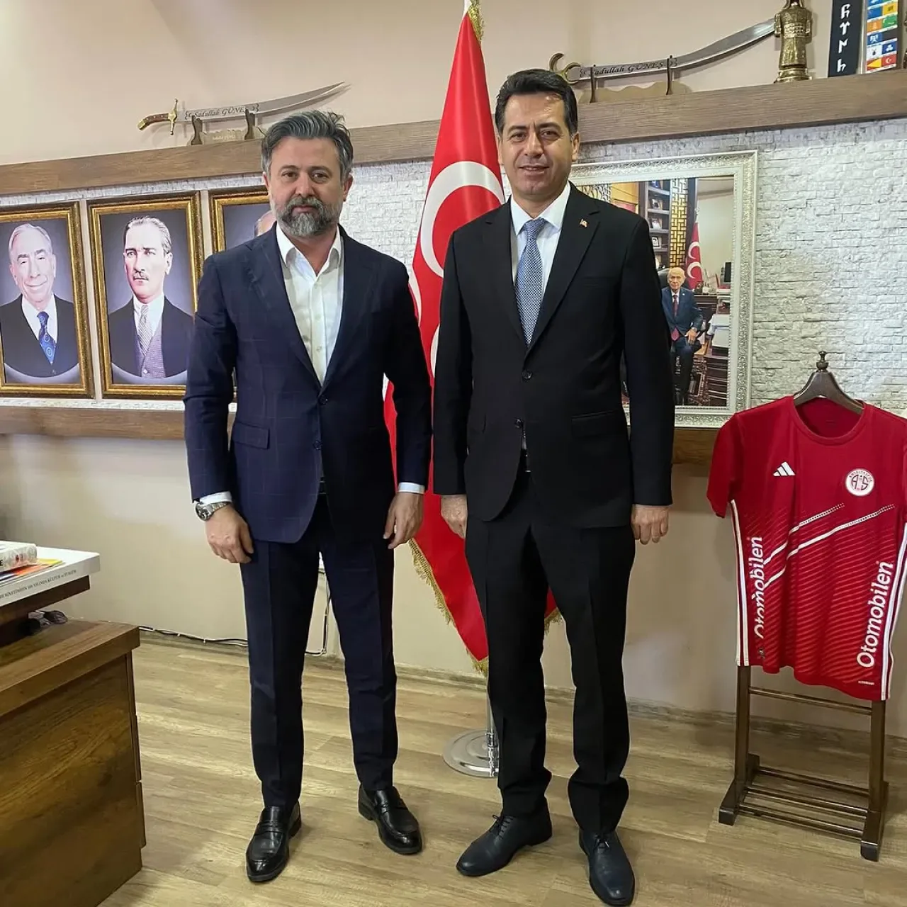 TSKGV Alanya Şube Başkanı, Antalya MHP İl Başkanlığını Ziyaret Etti TSKGV Alanya Şube Başkanı, Antalya MHP İl Başkanlığını Ziyaret Etti
