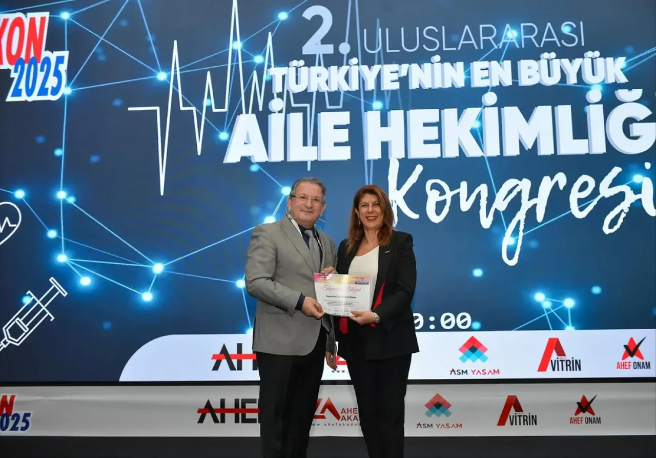 AHEKON 2025'te D Vitamini Eksikliği Vurgusu AHEKON 2025'te D Vitamini Eksikliği Vurgusu