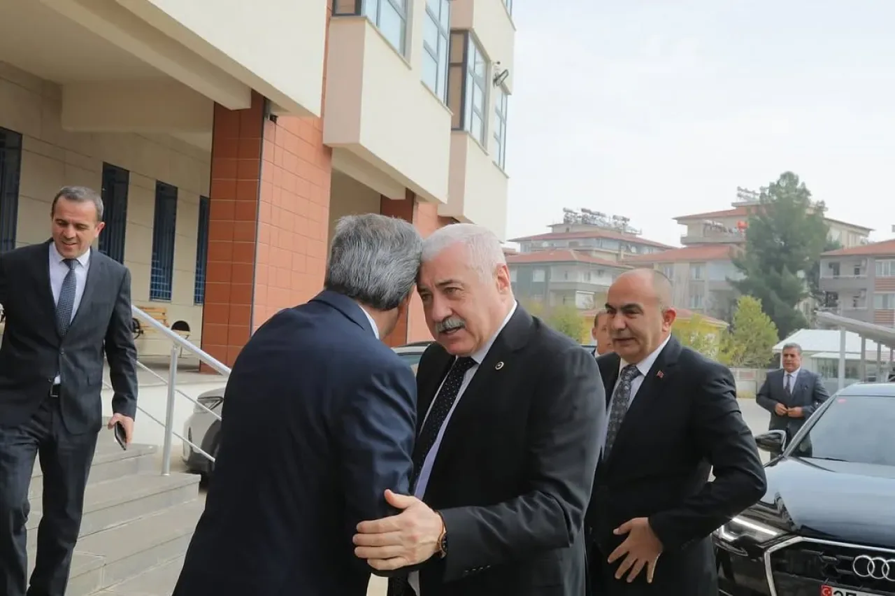 Gaziantep Milletvekili Sermet Atay, İl Milli Eğitim Müdürü'nü Ziyaret Etti Gaziantep Milletvekili Sermet Atay, İl Milli Eğitim Müdürü'nü Ziyaret Etti