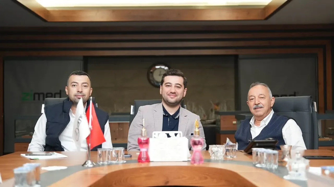 Mesut Bozatlı, Zimed Medikal'i Ziyaret Etti Mesut Bozatlı, Zimed Medikal'i Ziyaret Etti