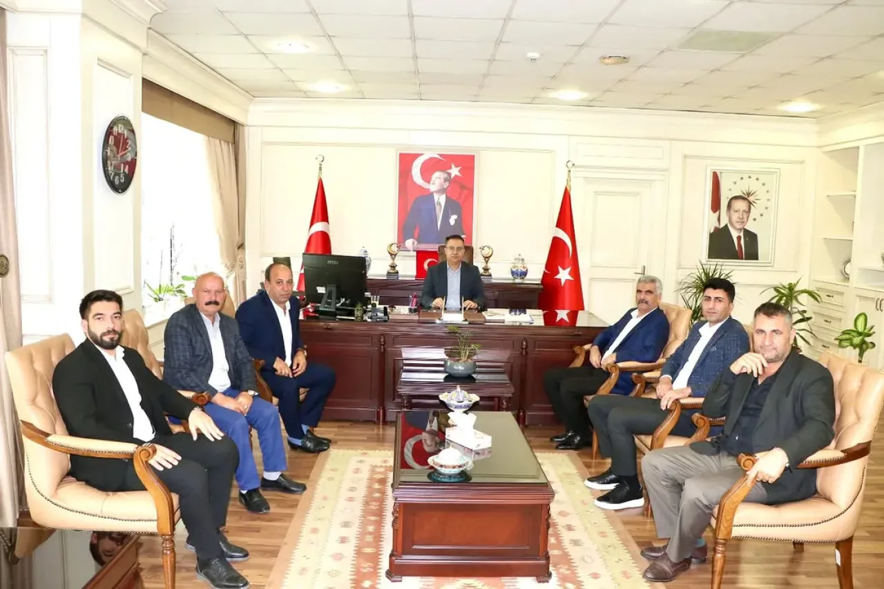 Sancaktepe'de Muş Derneği'nden Kaymakamlığa Ziyaret Sancaktepe'de Muş Derneği'nden Kaymakamlığa Ziyaret