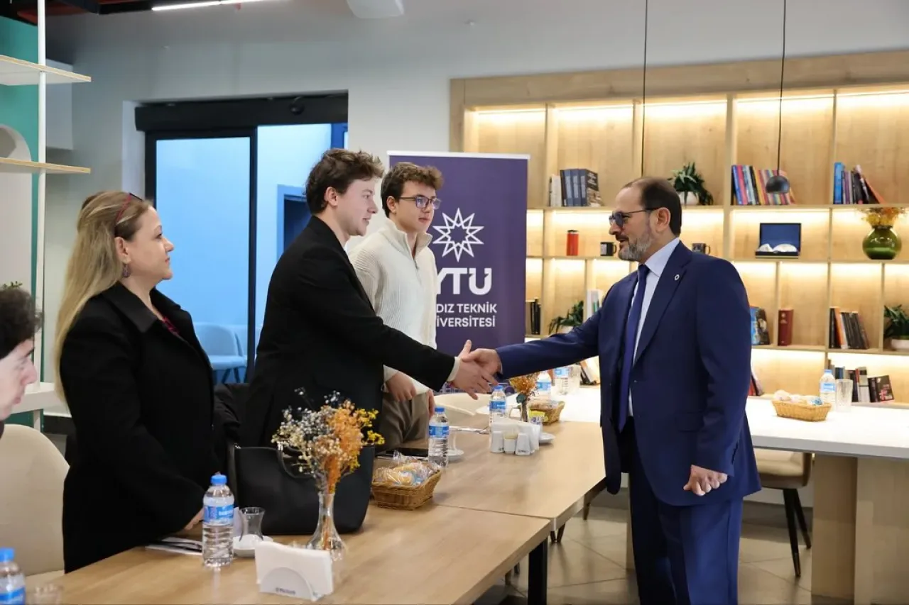 YTÜ'de Başarı Burslarıyla Rekor Destek: 45 Milyon TL Öğrencilere Eğitim Desteği YTÜ'de Başarı Burslarıyla Rekor Destek: 45 Milyon TL Öğrencilere Eğitim Desteği