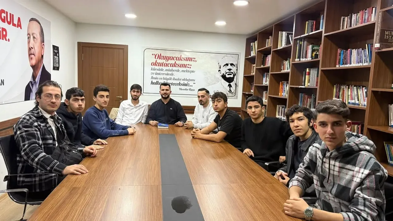 AK Parti Gençlik Sultangazi'de Haftalık Olağan Toplantı AK Parti Gençlik Sultangazi'de Haftalık Olağan Toplantı