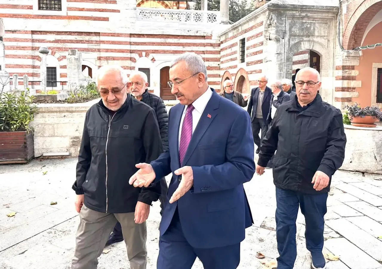 AK Partili İsmail Erdem'den Cuma Mesajı AK Partili İsmail Erdem'den Cuma Mesajı