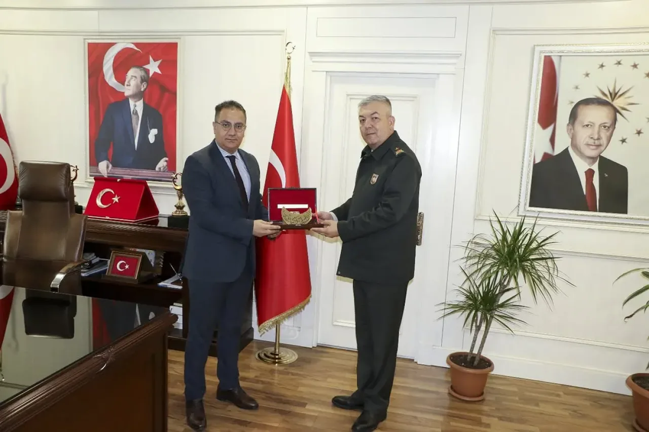 Sancaktepe Kaymakamı Naif Yavuz'a İstanbul Merkez Komutanı Tuğgeneral Ahmet Yalçın İskender'den Ziyaret Sancaktepe Kaymakamı Naif Yavuz'a İstanbul Merkez Komutanı Tuğgeneral Ahmet Yalçın İskender'den Ziyaret
