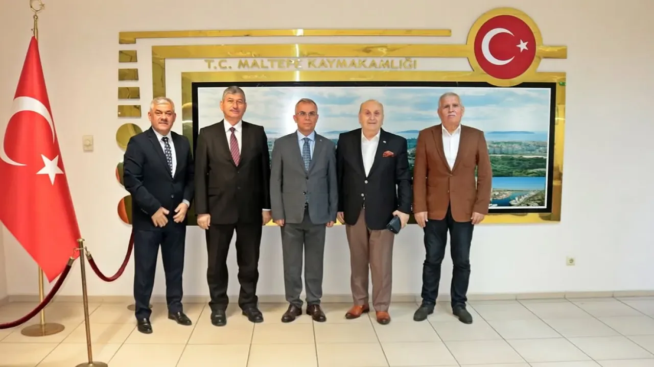 Karadenizliler STK Konfederasyonu Başkanı Maltepe Kaymakamı'nı Ziyaret Etti Karadenizliler STK Konfederasyonu Başkanı Maltepe Kaymakamı'nı Ziyaret Etti