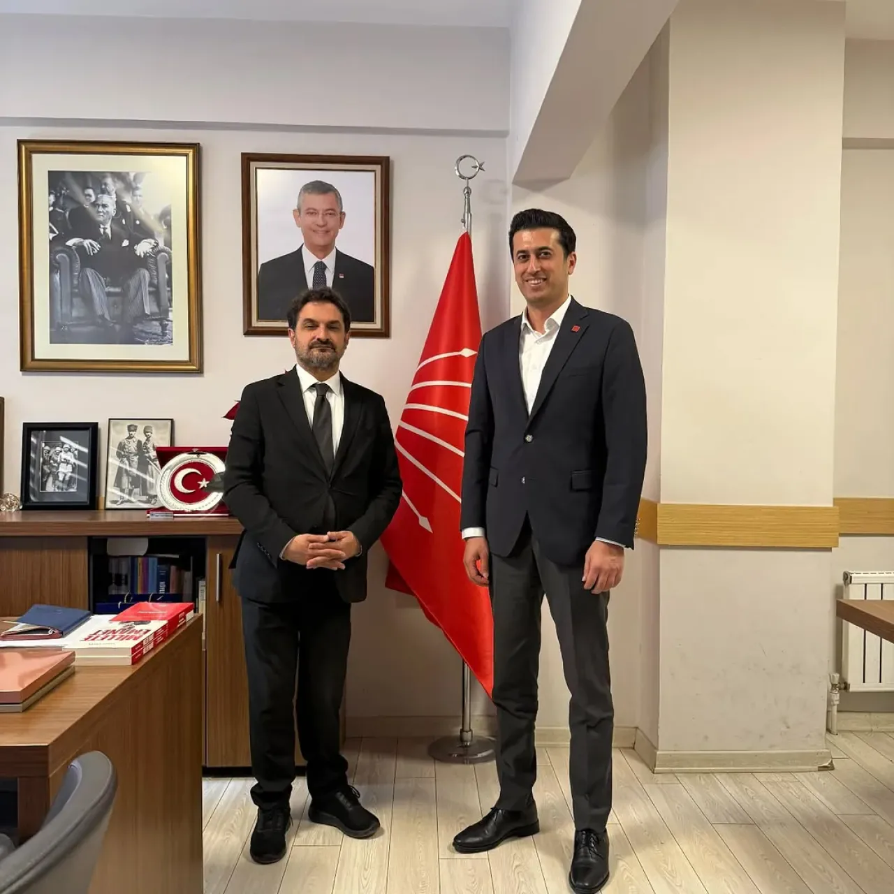 CHP Kadıköy İlçe Başkanlığı'nda Ziyaret ve İstişare CHP Kadıköy İlçe Başkanlığı'nda Ziyaret ve İstişare