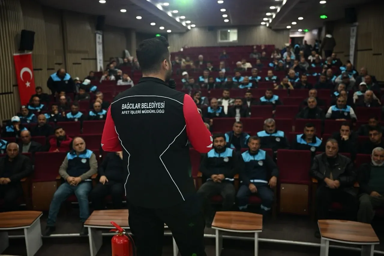 Bağcılar ve Battalgazi Belediyeleri Personeline Afet Farkındalık Eğitimi Bağcılar ve Battalgazi Belediyeleri Personeline Afet Farkındalık Eğitimi