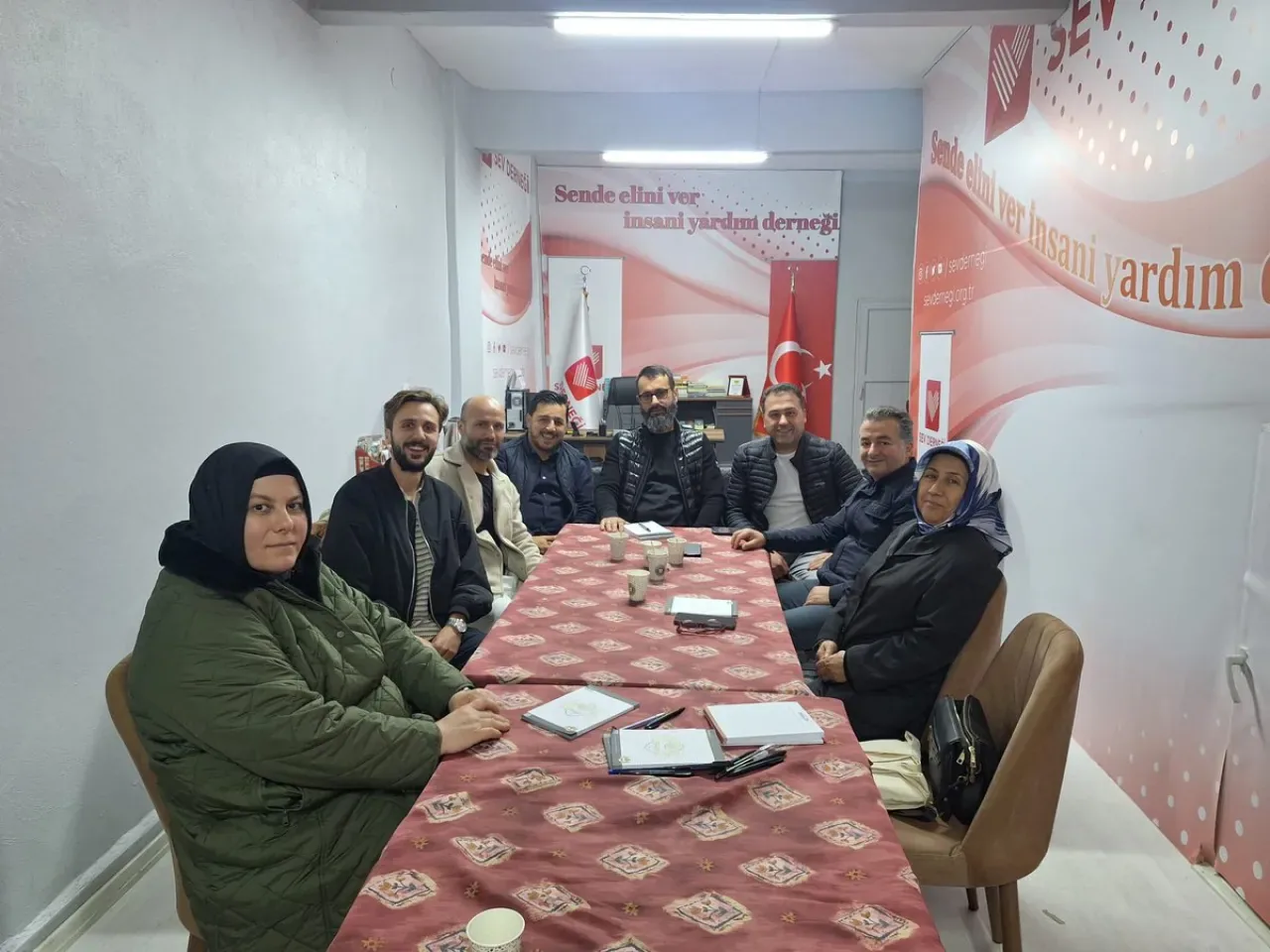 AK Parti Beyoğlu Kulaksız Mahallesi'nde Yönetim Kurulu Toplantısı Gerçekleştirildi AK Parti Beyoğlu Kulaksız Mahallesi'nde Yönetim Kurulu Toplantısı Gerçekleştirildi
