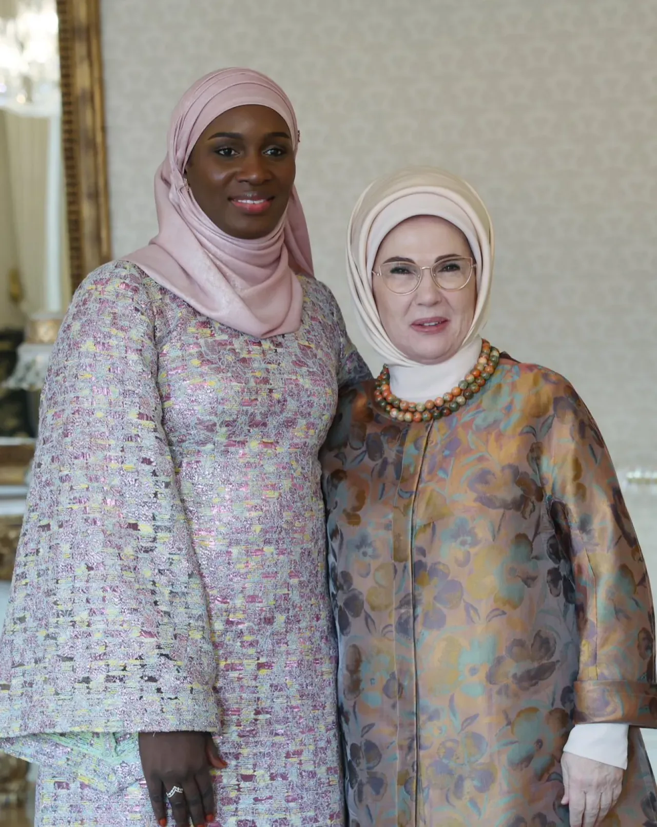 Emine Erdoğan, Senegal Cumhurbaşkanı Eşi Marie Khone Faye ile Görüştü Emine Erdoğan, Senegal Cumhurbaşkanı Eşi Marie Khone Faye ile Görüştü