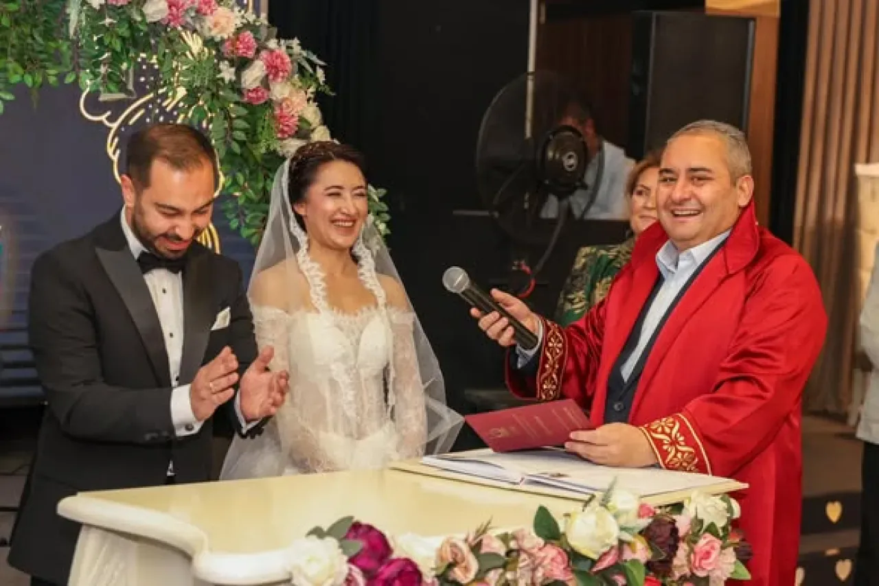 CHP Keçiören Belediye Başkan Adayı Mesut Özarslan, Nikah Şahitliği Yaptı CHP Keçiören Belediye Başkan Adayı Mesut Özarslan, Nikah Şahitliği Yaptı