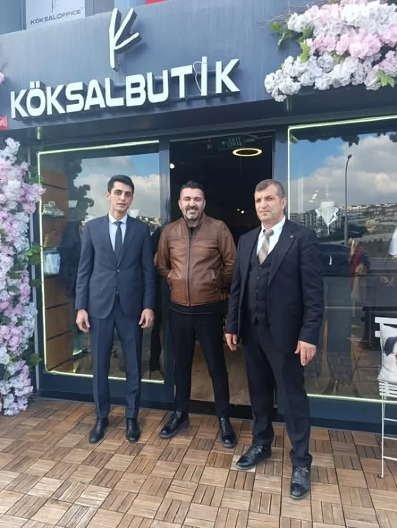 MHP'den Bahçeşehir'de Esnaf Ziyareti MHP'den Bahçeşehir'de Esnaf Ziyareti
