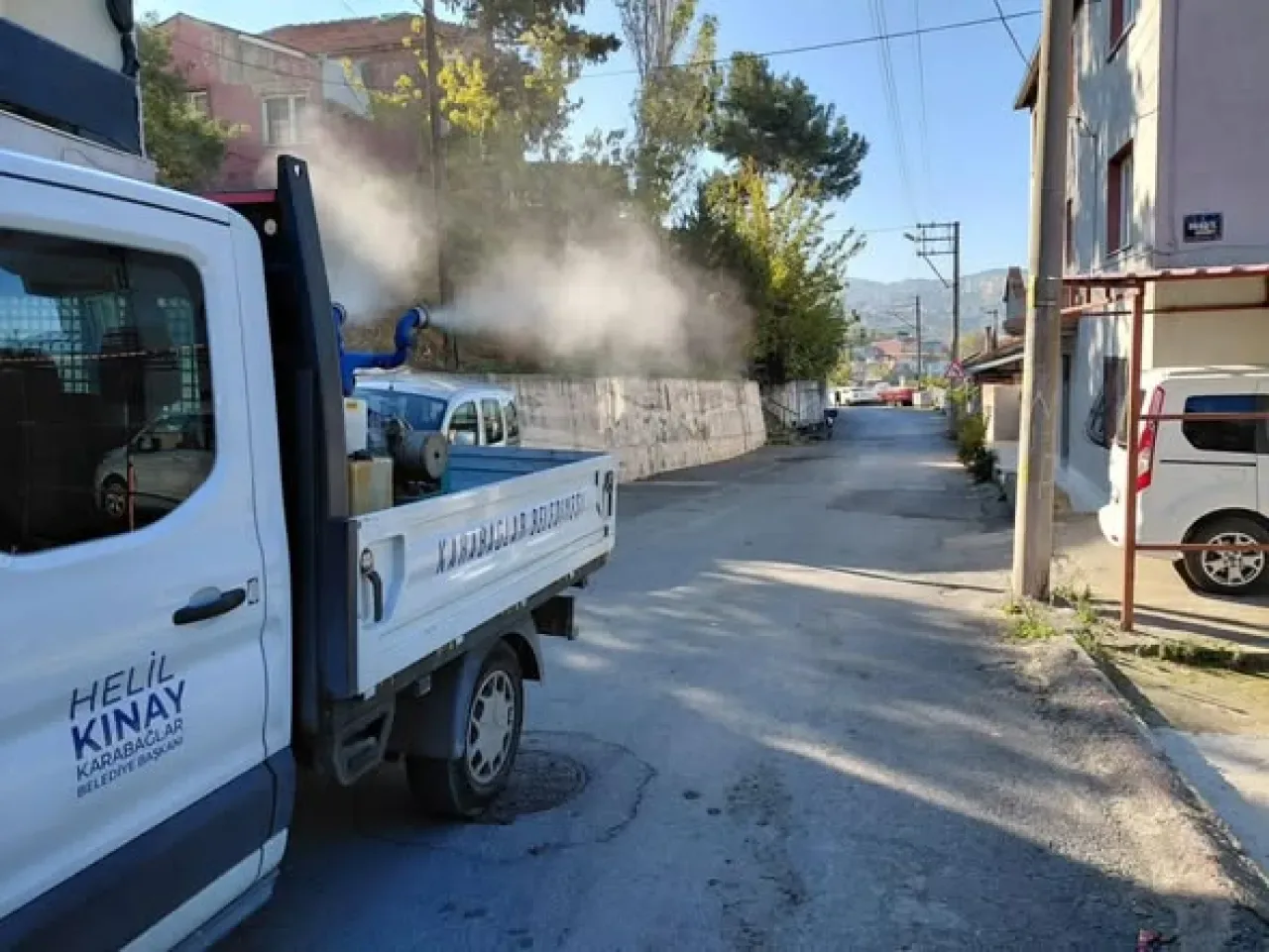 Karabağlar'da Haşere Mücadelesi Hız Kesmiyor Karabağlar'da Haşere Mücadelesi Hız Kesmiyor