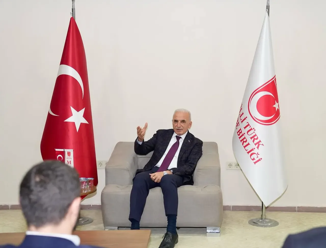 Millî Türk Talebe Birliği'nin Cuma Sohbetleri'nde İstanbul Ümraniye Belediye Başkanı İsmet Yıldırım ile Gençlik Buluşması Millî Türk Talebe Birliği'nin Cuma Sohbetleri'nde İstanbul Ümraniye Belediye Başkanı İsmet Yıldırım ile Gençlik Buluşması