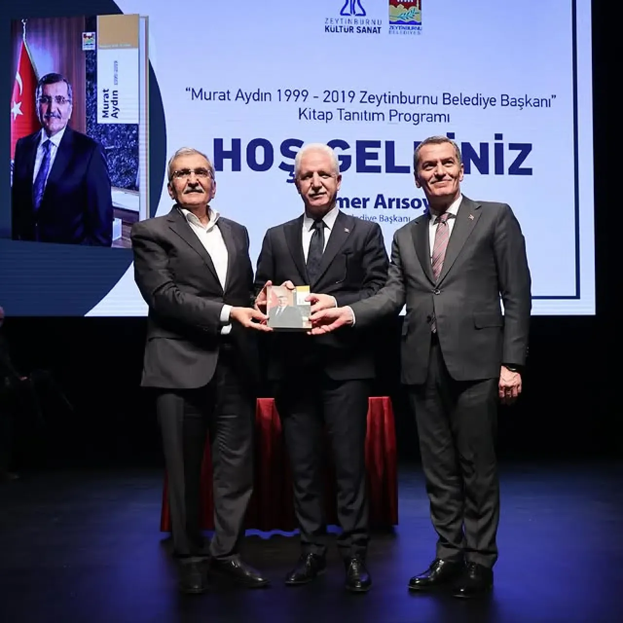 Zeytinburnu'nda Eski Belediye Başkanı Murat Aydın'ın Kitap Tanıtımı Gerçekleşti Zeytinburnu'nda Eski Belediye Başkanı Murat Aydın'ın Kitap Tanıtımı Gerçekleşti