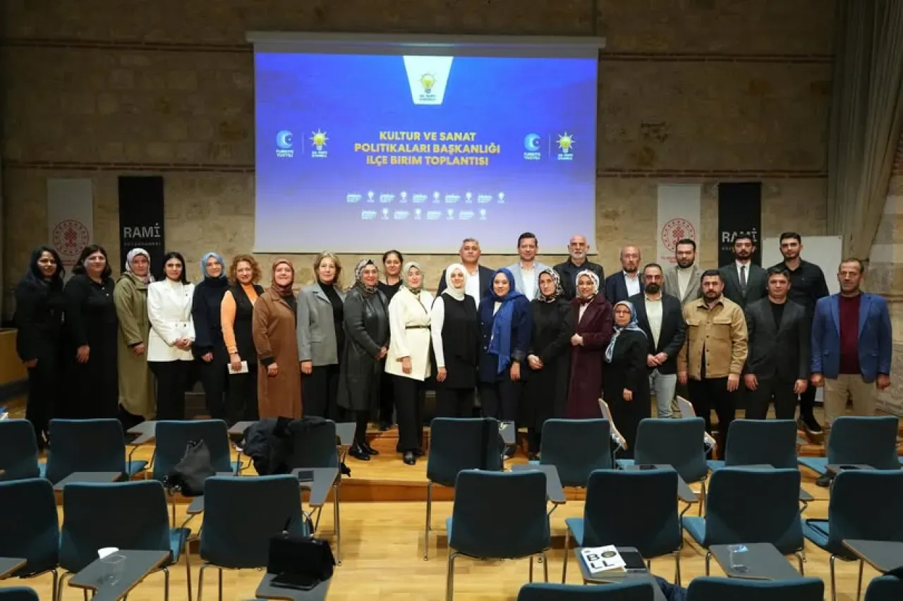 AK Parti İstanbul Kültür ve Sanat Politikaları İstişare Toplantısı AK Parti İstanbul Kültür ve Sanat Politikaları İstişare Toplantısı