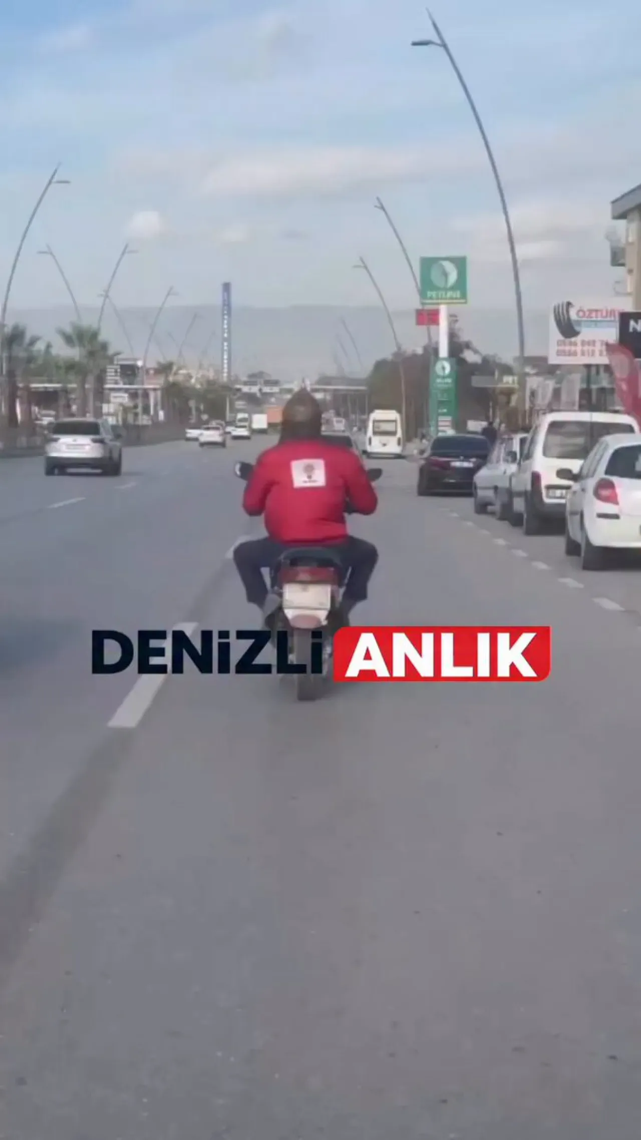 Denizli'de AK Parti Logosuyla Dikkat Çeken Motosikletli Denizli'de AK Parti Logosuyla Dikkat Çeken Motosikletli
